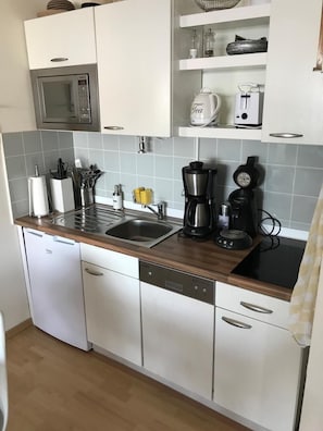 Apartment | Eigene Küche | Kühlschrank, Mikrowelle, Herdplatte, Geschirrspüler