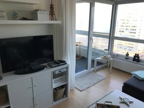 Apartment | Wohnzimmer | Fernseher