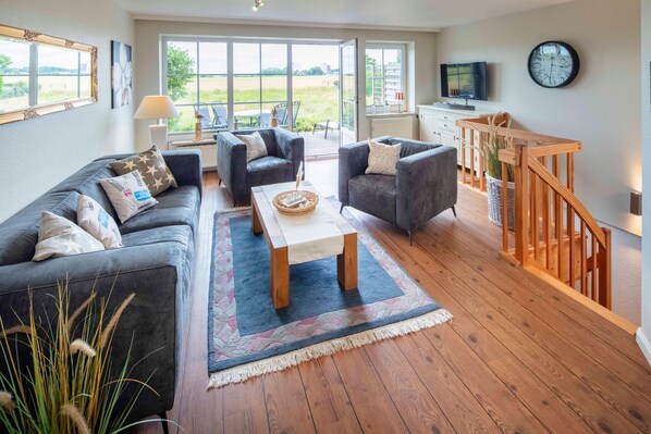 Apartment (NTBM36001- Binnenseeblick) | Living room | TV - Ntbm36001- Binnenseeblick (Fehmarn)