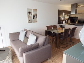 Apartment | Wohnzimmer | Fernseher