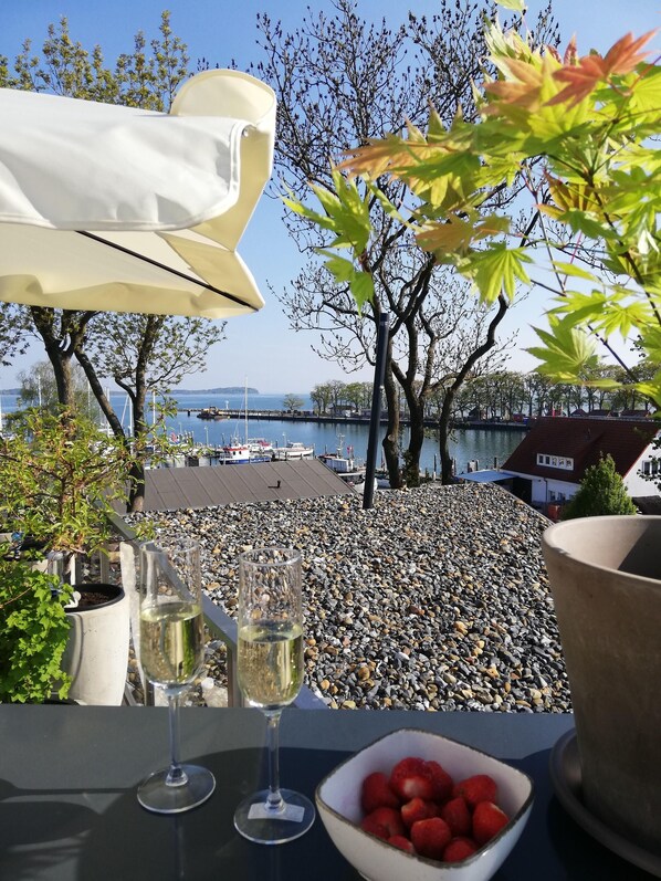 Apartment (FEWO Boddenblick-Vilm) | Balkon