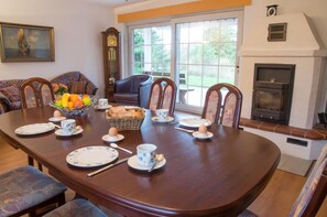 House | Private kitchen | Fridge, microwave, stovetop, dishwasher - Ferienhaus Oase (Cuxhaven)