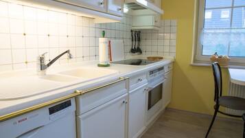Ferienhaus | Eigene Küche | Kühlschrank, Mikrowelle, Herdplatte, Geschirrspüler