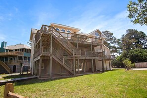 Exterior - Soundfront, Sound View, Hot Tub, Community Amenities, 528, Celestial Haven (Corolla)