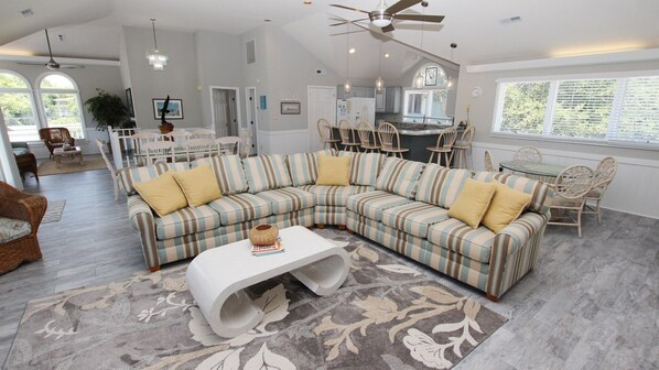 TV, fireplace, stereo