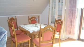 Apartment | Private kitchen | Stovetop, dishwasher