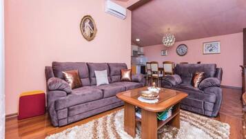 Villa (Villa Rossa mit Pool für 8 Personen) | Extérieur