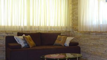 Villa (Villa Rossa mit Pool für 8 Personen) | Wohnzimmer | Fernseher