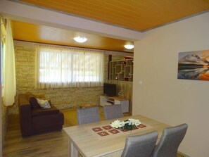 Villa (Villa Rossa mit Pool für 8 Personen) | Vardagsrum | Tv