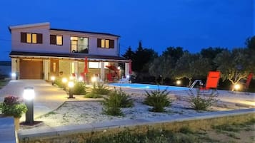 Villa (Villa Rossa mit Pool für 8 Personen) | Extérieur