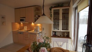 อพาร์ทเมนท์ | ครัวส่วนตัว | ตู้เย็น, ไมโครเวฟ, เตาประกอบอาหาร, เครื่องล้างจาน