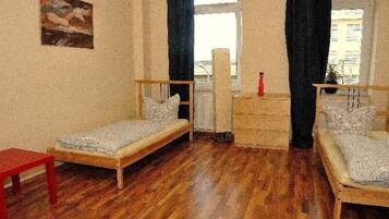 Apartment | 2 bedrooms, cots/infant beds, free WiFi
