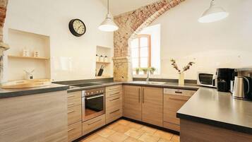 Apartment | Eigene Küche | Kühlschrank, Mikrowelle, Herdplatte, Geschirrspüler