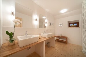 Apartment | Badezimmer