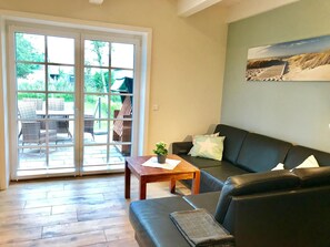 Apartment (Deichhof Knudsen) | Wohnzimmer | Fernseher