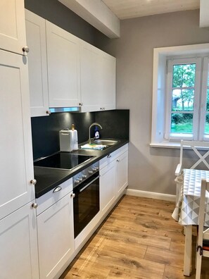 Huoneisto (Deichhof Knudsen) | Yksityinen keittiö | Jääkaappi