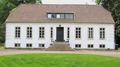 Großes Ferienhaus 150qm, Zwei Schlafzimmer, max 8 Personen, Zwei Bäder, Badewanne