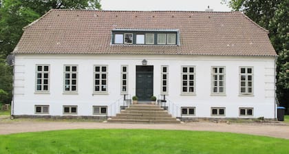 Großes Ferienhaus 150qm, Zwei Schlafzimmer, max 8 Personen, Zwei Bäder, Badewanne