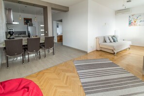 Apartment (Apartment 2 - Kinder & Hunde willkomm) | Living room | TV, ping pong - Apartment 2 - Kinder & Hunde Willkommen (Dubrovnik)