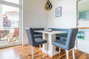 Apartment | Eigene Küche | Kühlschrank, Mikrowelle, Herdplatte, Geschirrspüler