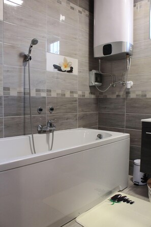 Casa (Tisza Villa) | Baño | Regadera tipo lluvia 
