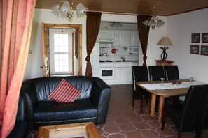 Apartment | Wohnzimmer | Fernseher