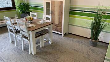 Apartemen | Dapur pribadi | Lemari es, microwave, kompor, dan mesin pencuci piring