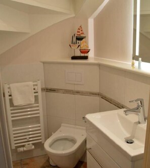 Apartment | Bathroom