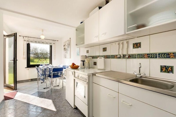 Apartment | Eigene Küche | Kühlschrank, Mikrowelle, Herdplatte, Geschirrspüler