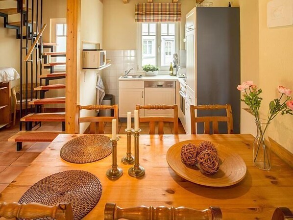 Ferienhaus | Eigene Küche | Kühlschrank, Herdplatte, Geschirrspüler