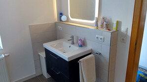 House | Bathroom - Ferienhaus "dreimüller" am Ursprung des Eifelkrimis (Berndorf)