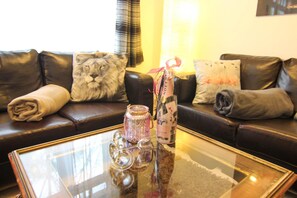 Apartment | Wohnzimmer | Fernseher