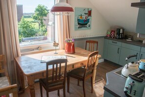 Apartment ("Bunte Kuh" Borkum) | Private kitchen | Fridge - "bunte Kuh" Borkum (Borkum)