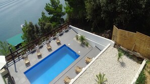 Unclassified image, 5 of 49, button - Villa am Meer für 12 Personen mit Pool (Posedarje)