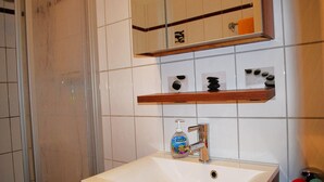 Apartment | Bathroom - Wilhelmstr. 10 Whg 01 (Heringsdorf)