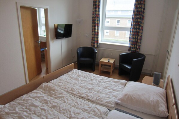 Apartment | 2 bedrooms, cribs/infant beds, free WiFi