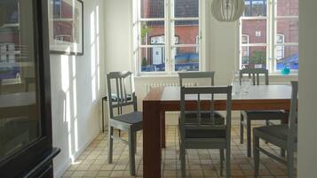 House | Private kitchen | Fridge, stovetop, dishwasher, coffee/tea maker