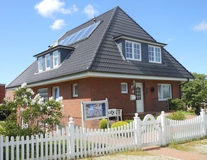 Apartment (Ferienhaus "Heißer Sand", Whg 1) | Außenbereich