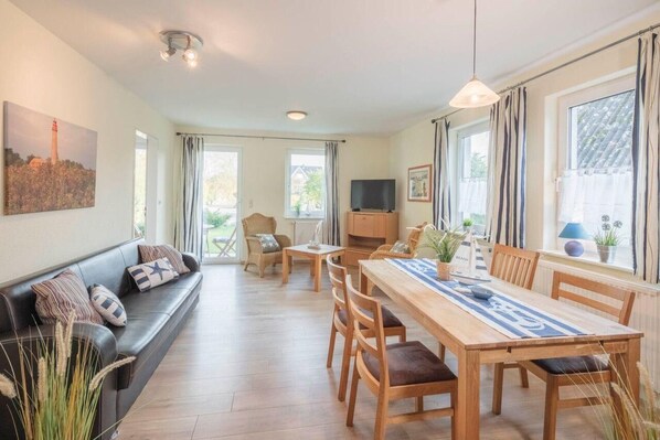 Apartment | Wohnzimmer | Fernseher