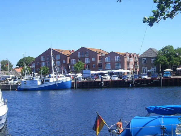 House | Lake