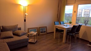 Apartment (Fehmarn Sonne Meer) | Wohnzimmer | Fernseher