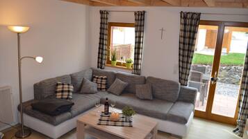 House | Living room | TV, fireplace