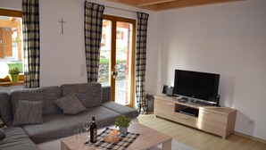 Casa | Sala d'estar | Televisor i llar de foc 