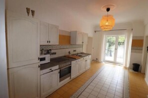 Apartment | Eigene Küche | Kühlschrank, Mikrowelle, Herdplatte, Geschirrspüler