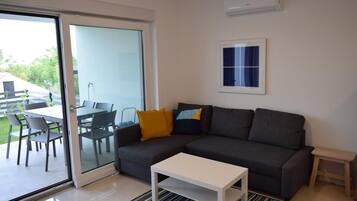 Apartment | Living room | TV