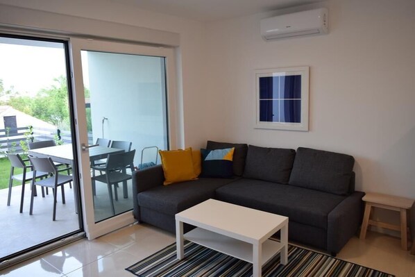 Apartment | Wohnzimmer | Fernseher