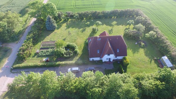 Apartment (Gemütliche Fewo am Feldrain auf NW R) | Property grounds