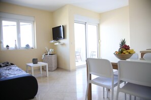 Apartment | Wohnzimmer | Fernseher