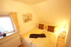Apartment | 1 bedroom, cribs/infant beds, free WiFi