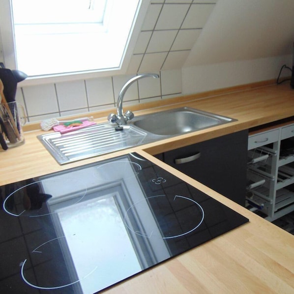 Appartement | Privékeuken | Een koelkast, een koffiezetapparaat/waterkoker